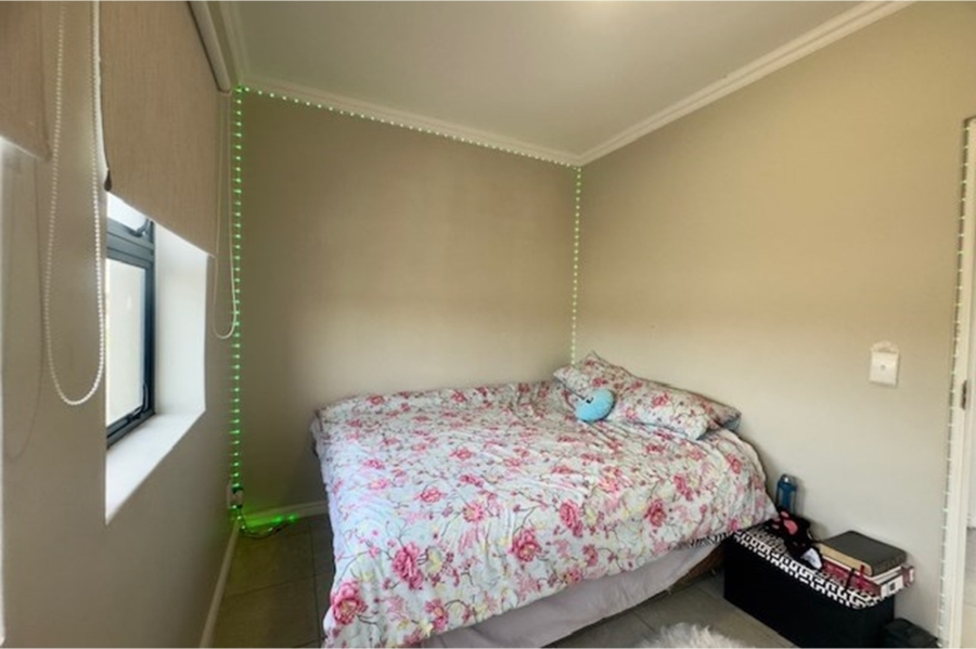2 Bedroom Property for Sale in Zonnendal Western Cape